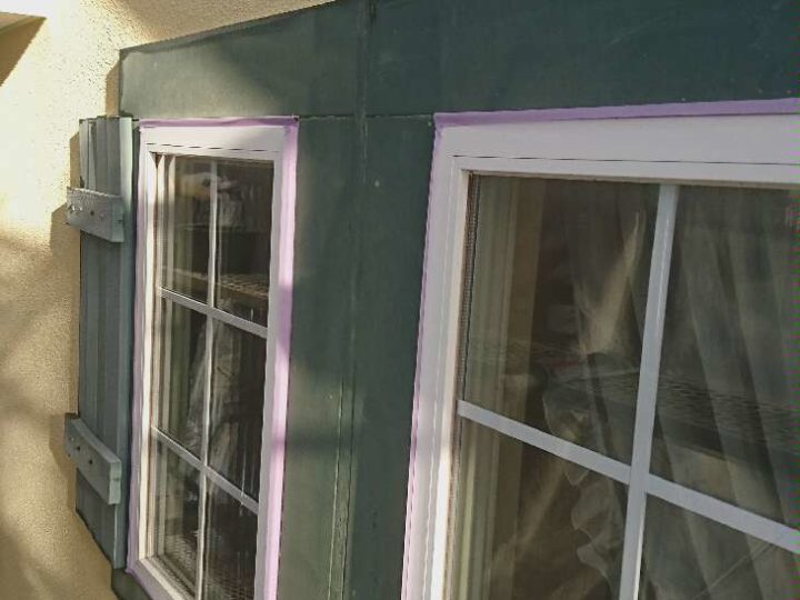 窓廻り化粧縁　下塗り　施工状況