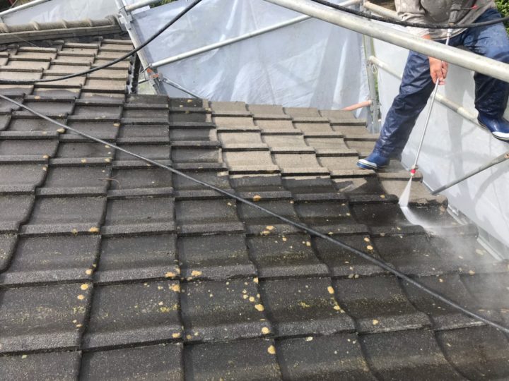 屋根　高圧水洗浄　施工状況