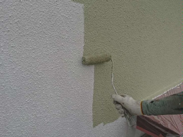 外壁　中塗り　施工状況