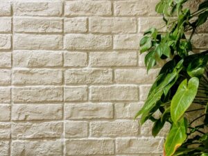 サイディングの外壁でも住宅を守るために塗装は必須