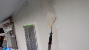 外壁塗装の「シーラー」とは？「フィラー・プライマー」との違いと役割について