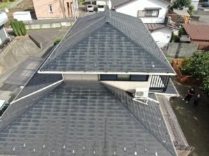 台風の被害にも安心できる屋根とは?管理方法や対策をご紹介